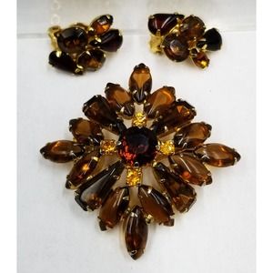 Vintage Unsigned Topaz Diamond Shaped Rhinestones Brooch & D&E? Clip Earrings